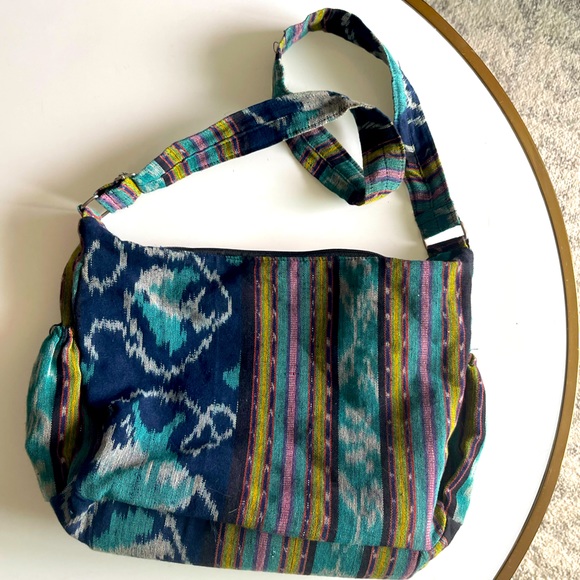 Hand woven crossbody/ shoulder bag - Picture 4 of 6